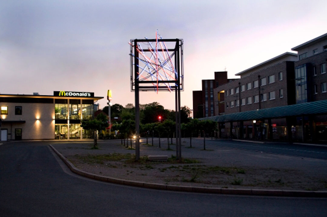 Leuchtendes Stadtzeichen © Bernd Hegert